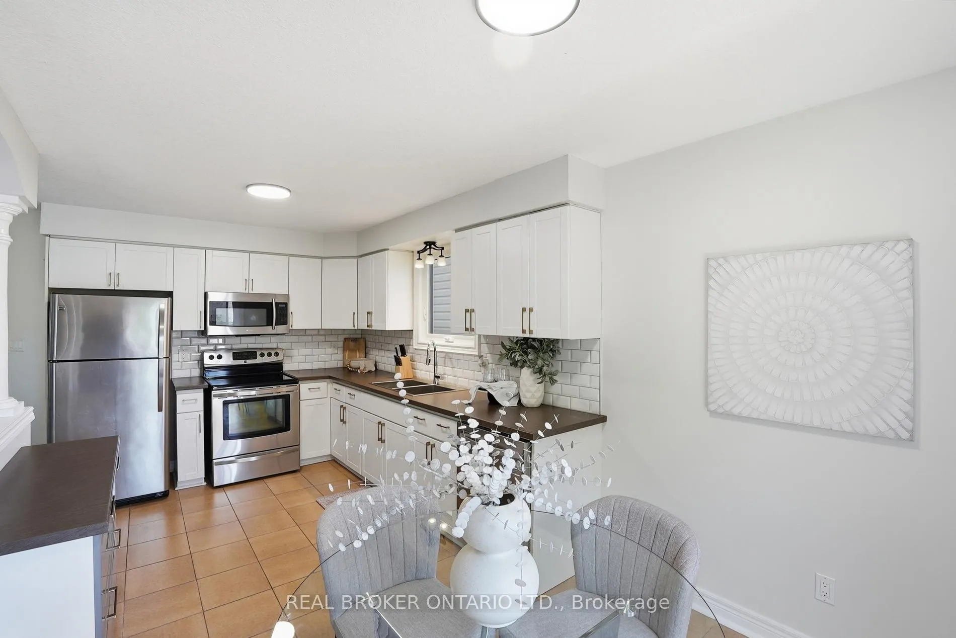 Photo 12 of 136 Marcy Crescent, Cambridge, Hespeler Village — HOMEH