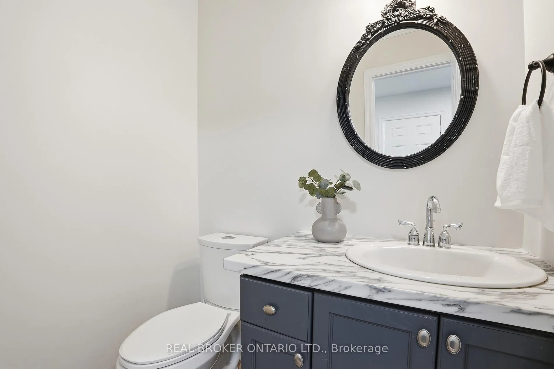Photo 21 of 136 Marcy Crescent, Cambridge, Hespeler Village — HOMEH