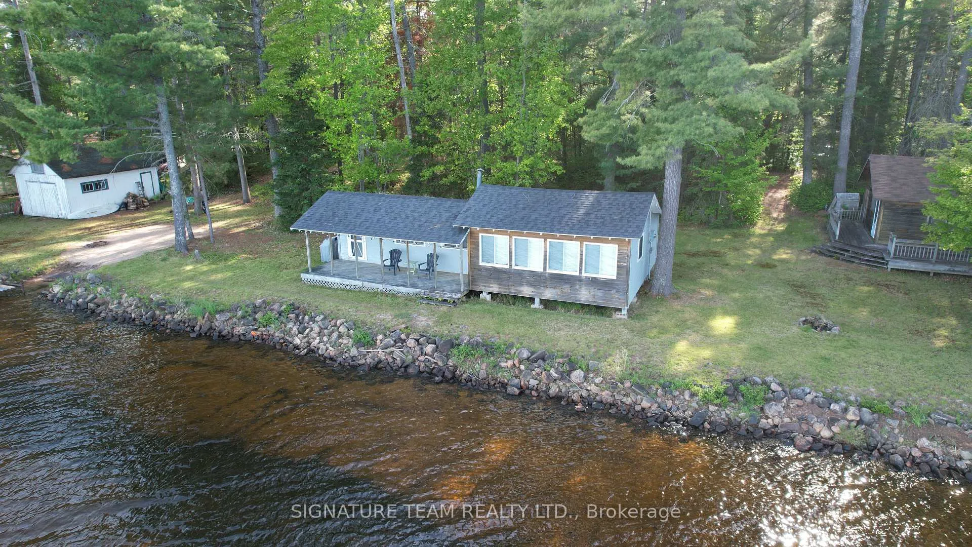 Front of 3660 A Round Lake Road