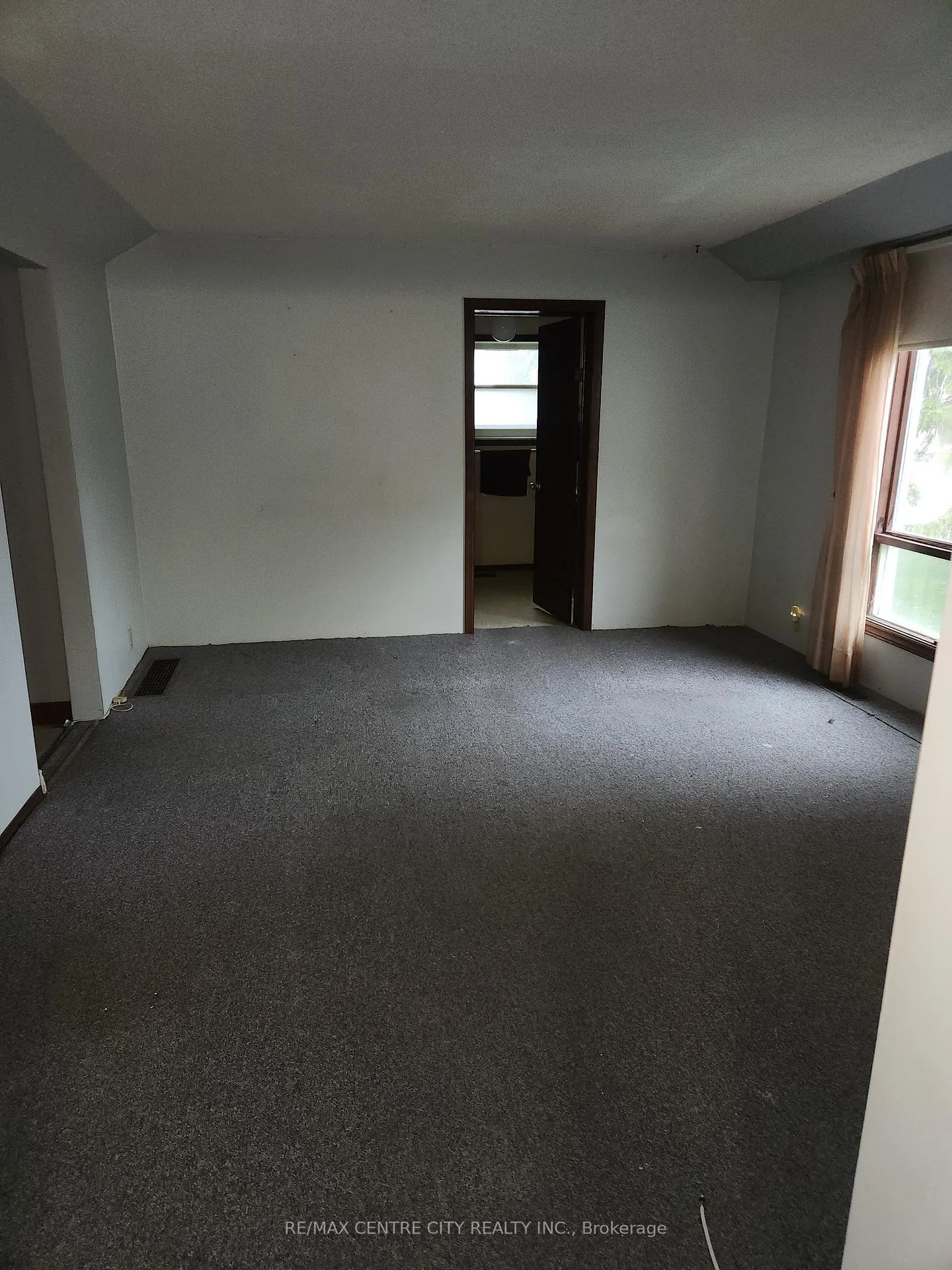 Photo 9 of 30 Queen Street, Strathroy-Caradoc, SE — HOMEH