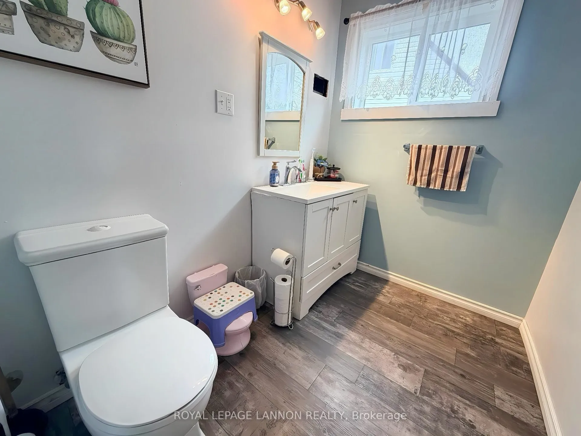 Photo 4 of 329 Ball Park Crescent, Greenstone — HOMEH