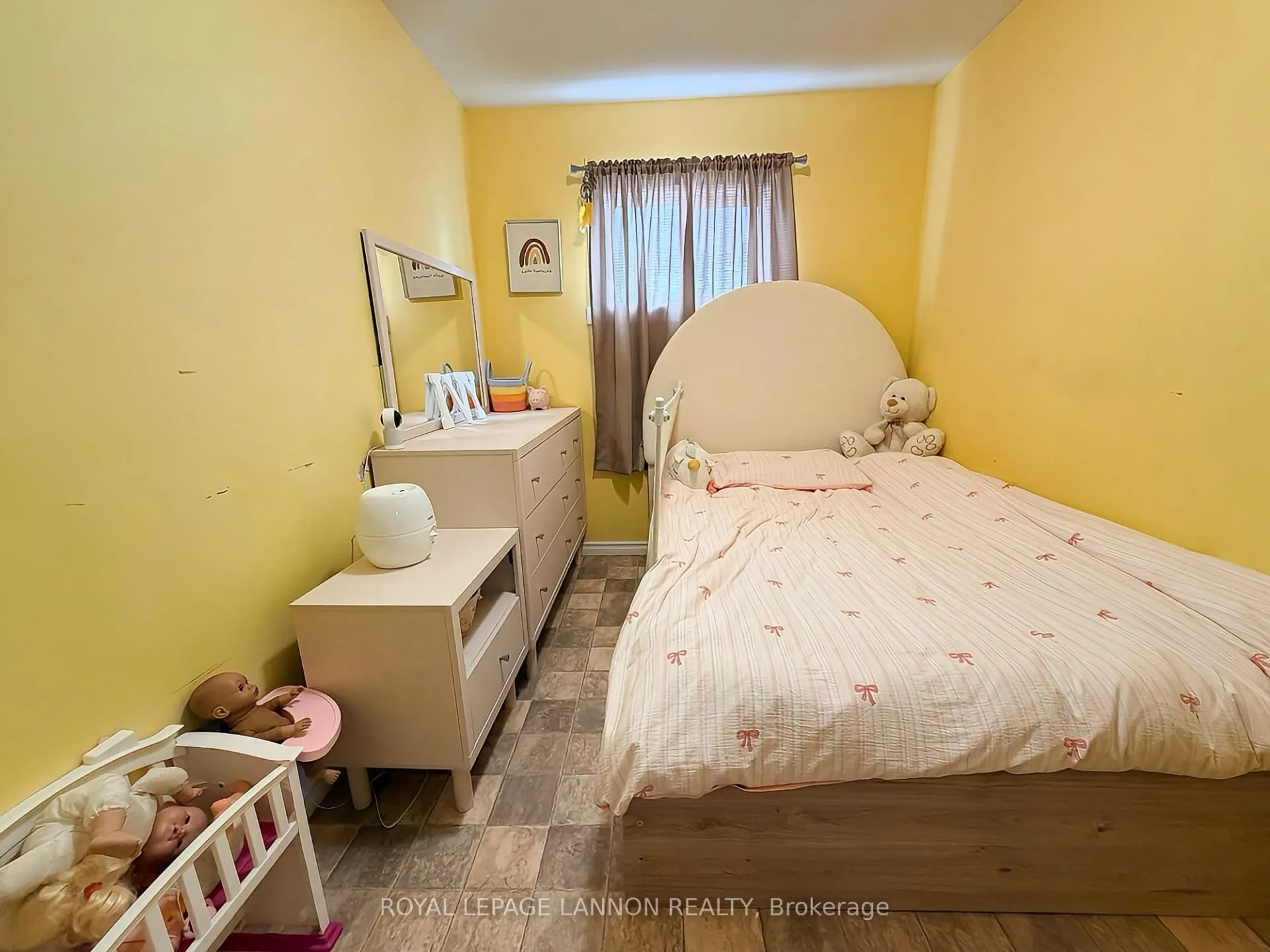 Photo 11 of 329 Ball Park Crescent, Greenstone — HOMEH