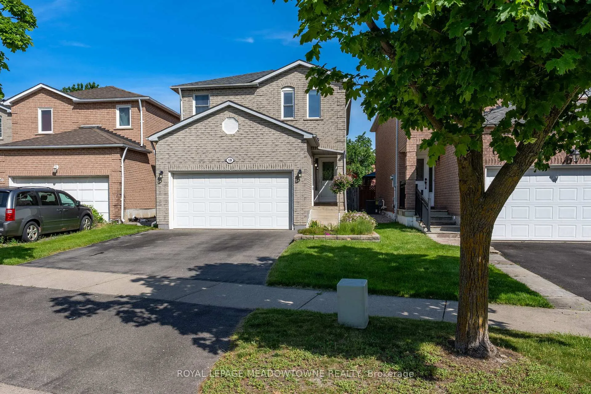 Photo 1 of 18 Mckinnon Avenue, Halton Hills, Georgetown — HOMEH