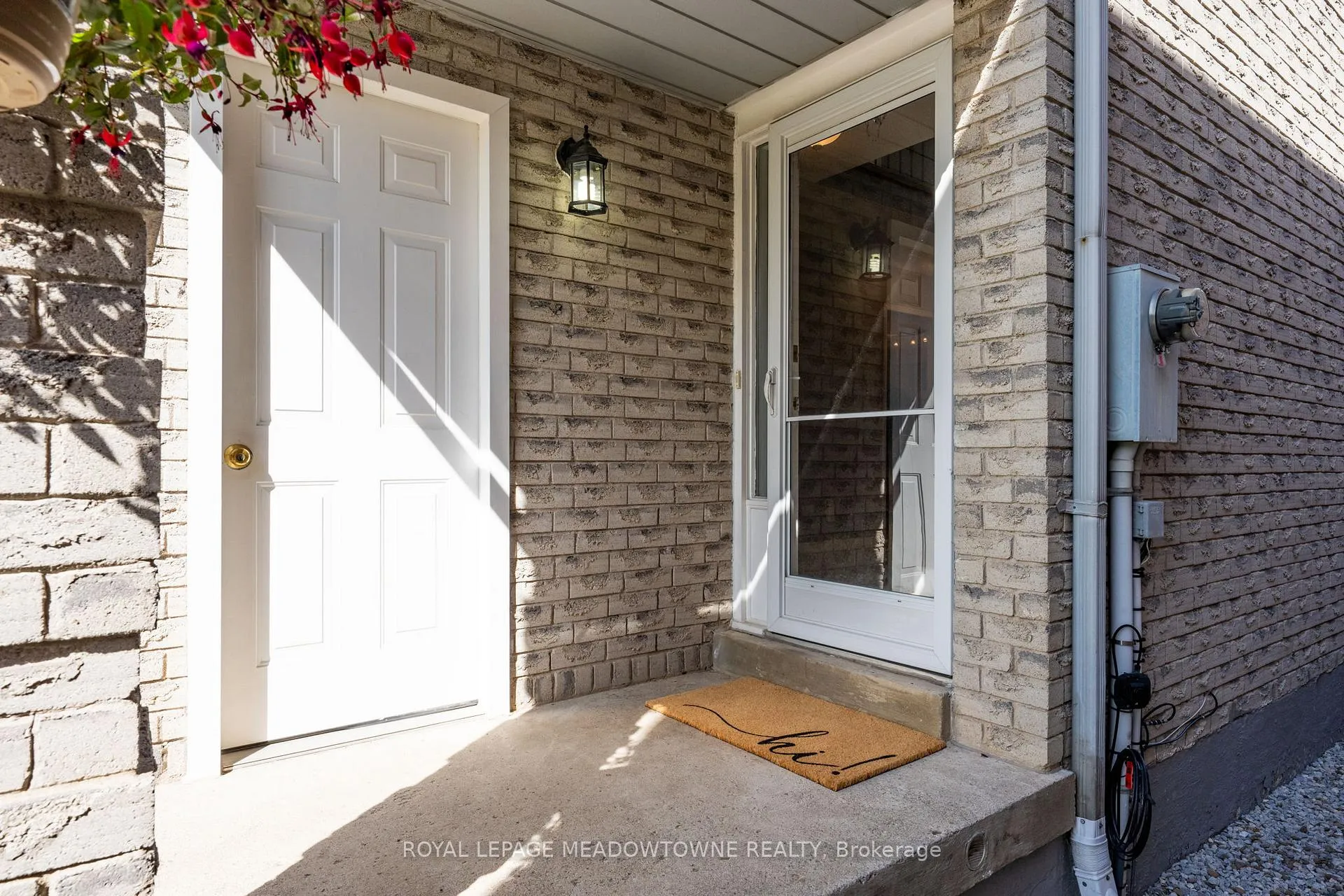 Photo 2 of 18 Mckinnon Avenue, Halton Hills, Georgetown — HOMEH