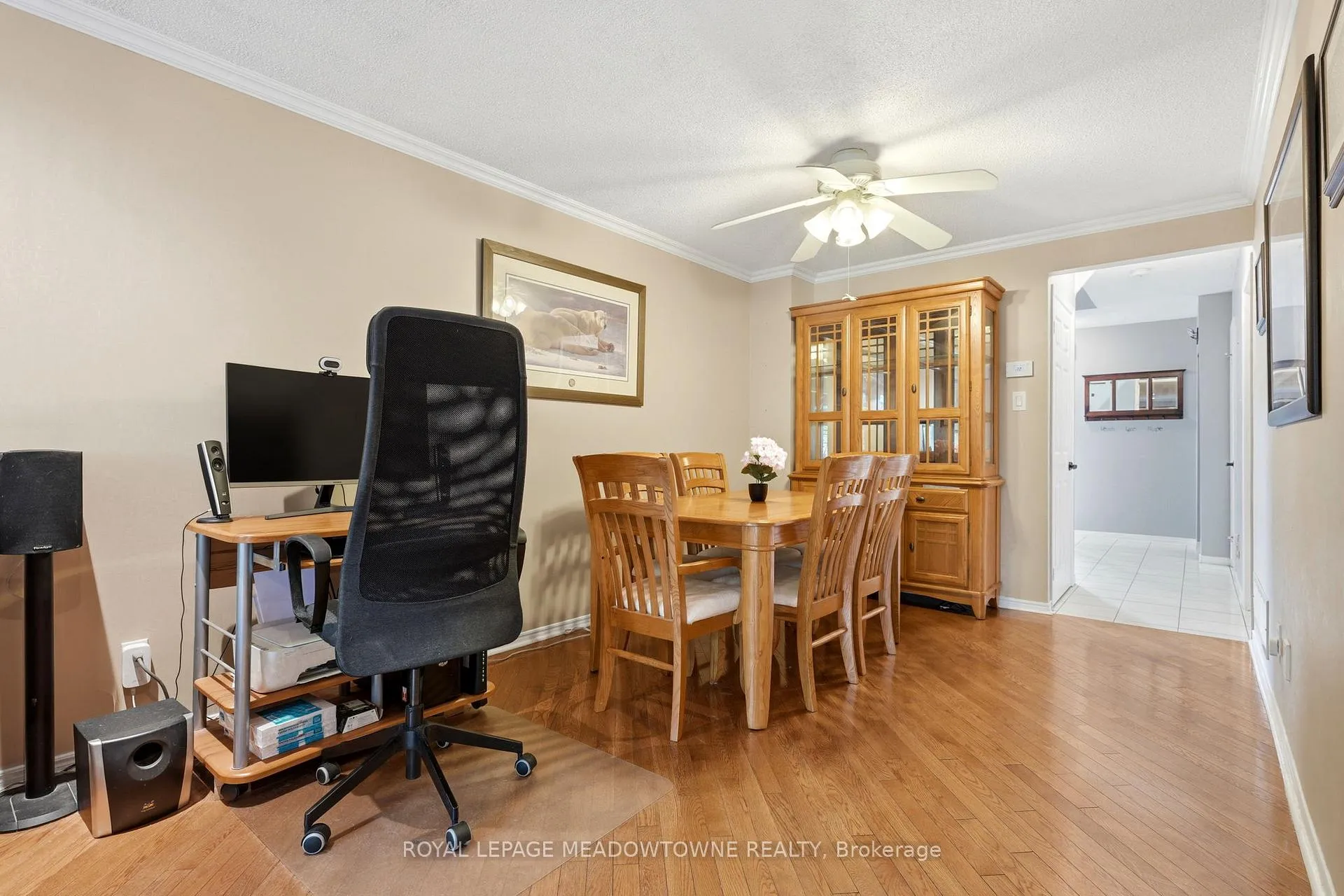 Photo 4 of 18 Mckinnon Avenue, Halton Hills, Georgetown — HOMEH
