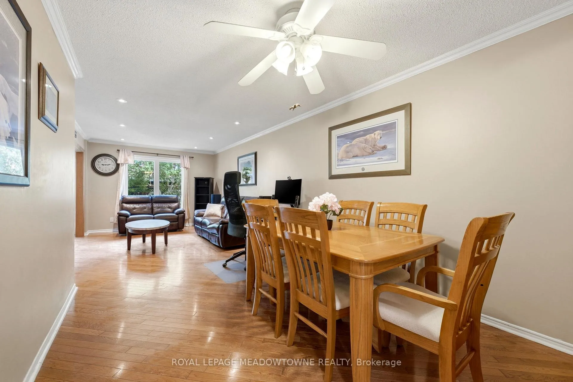 Photo 5 of 18 Mckinnon Avenue, Halton Hills, Georgetown — HOMEH