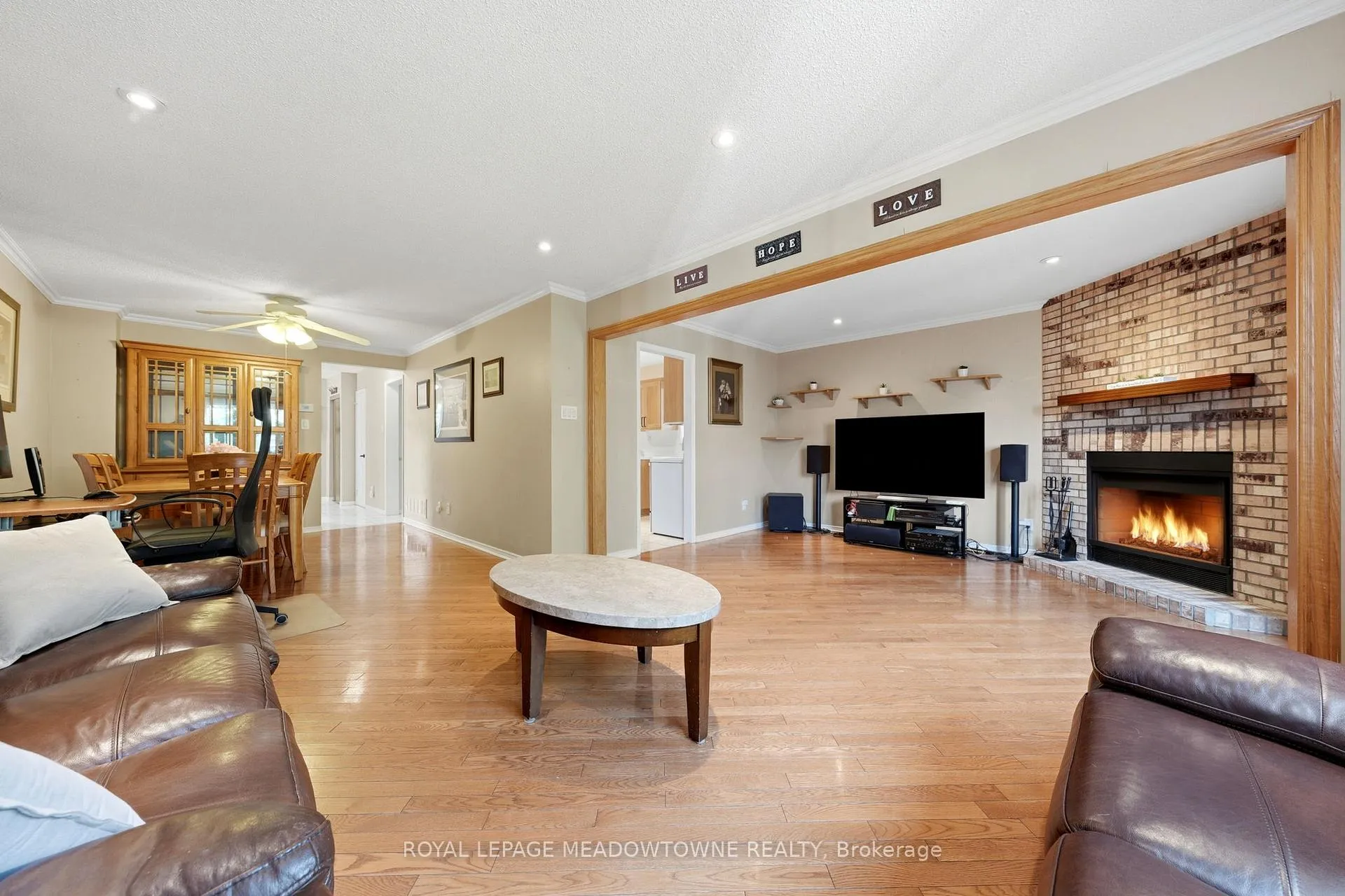 Photo 6 of 18 Mckinnon Avenue, Halton Hills, Georgetown — HOMEH