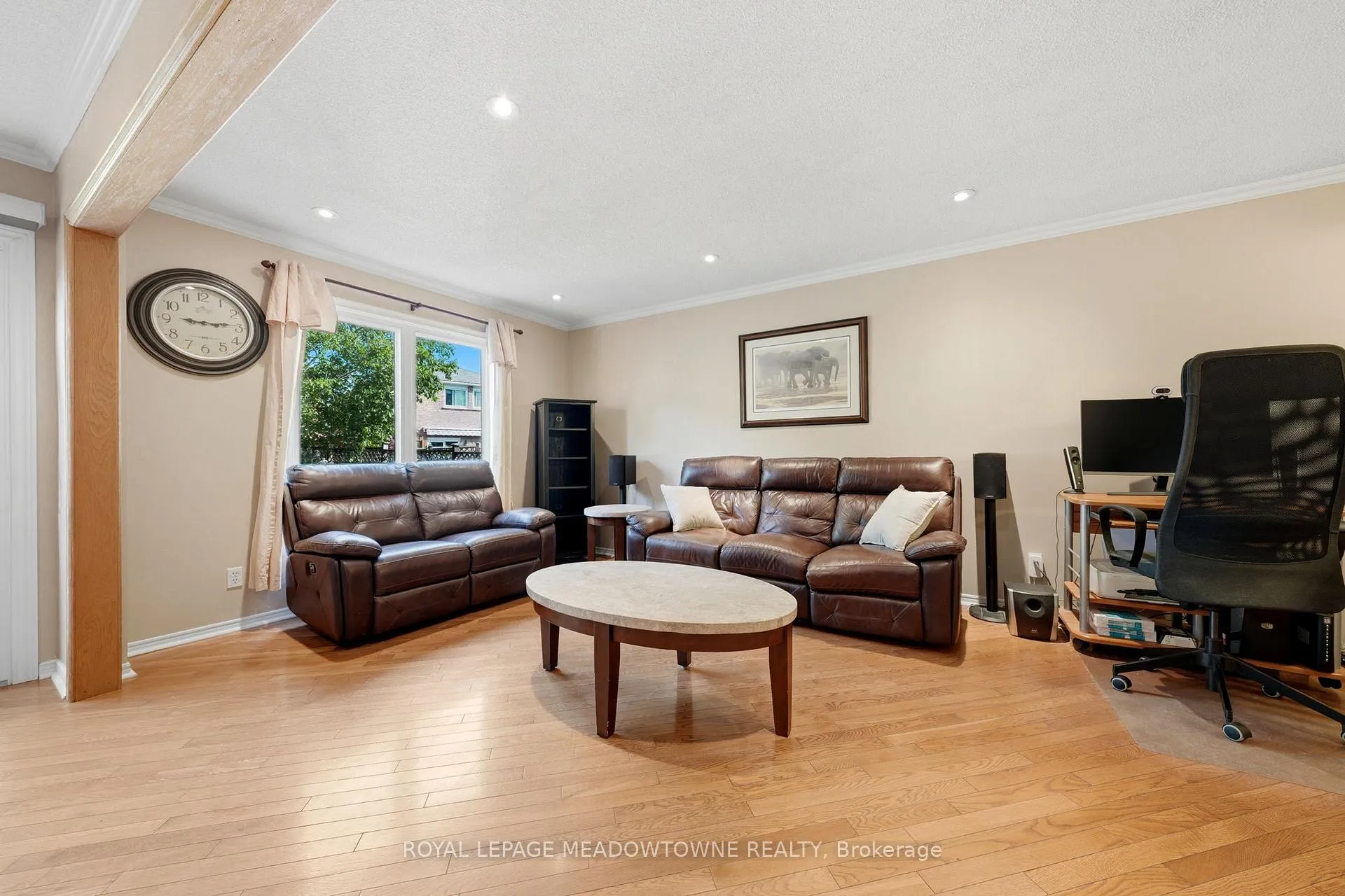 Photo 7 of 18 Mckinnon Avenue, Halton Hills, Georgetown — HOMEH