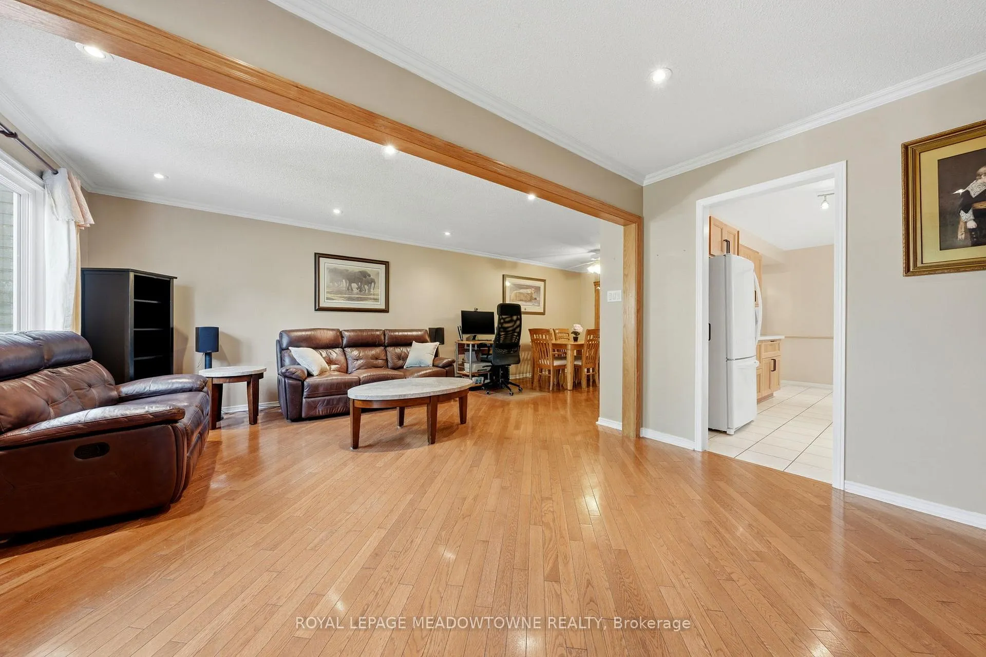 Photo 8 of 18 Mckinnon Avenue, Halton Hills, Georgetown — HOMEH