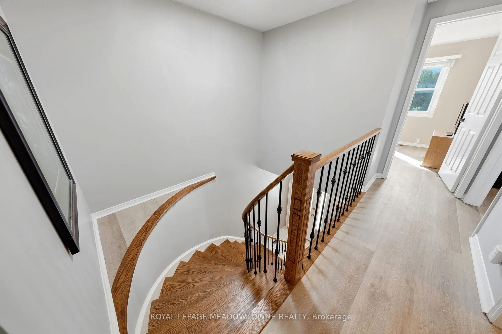 Photo 17 of 18 Mckinnon Avenue, Halton Hills, Georgetown — HOMEH