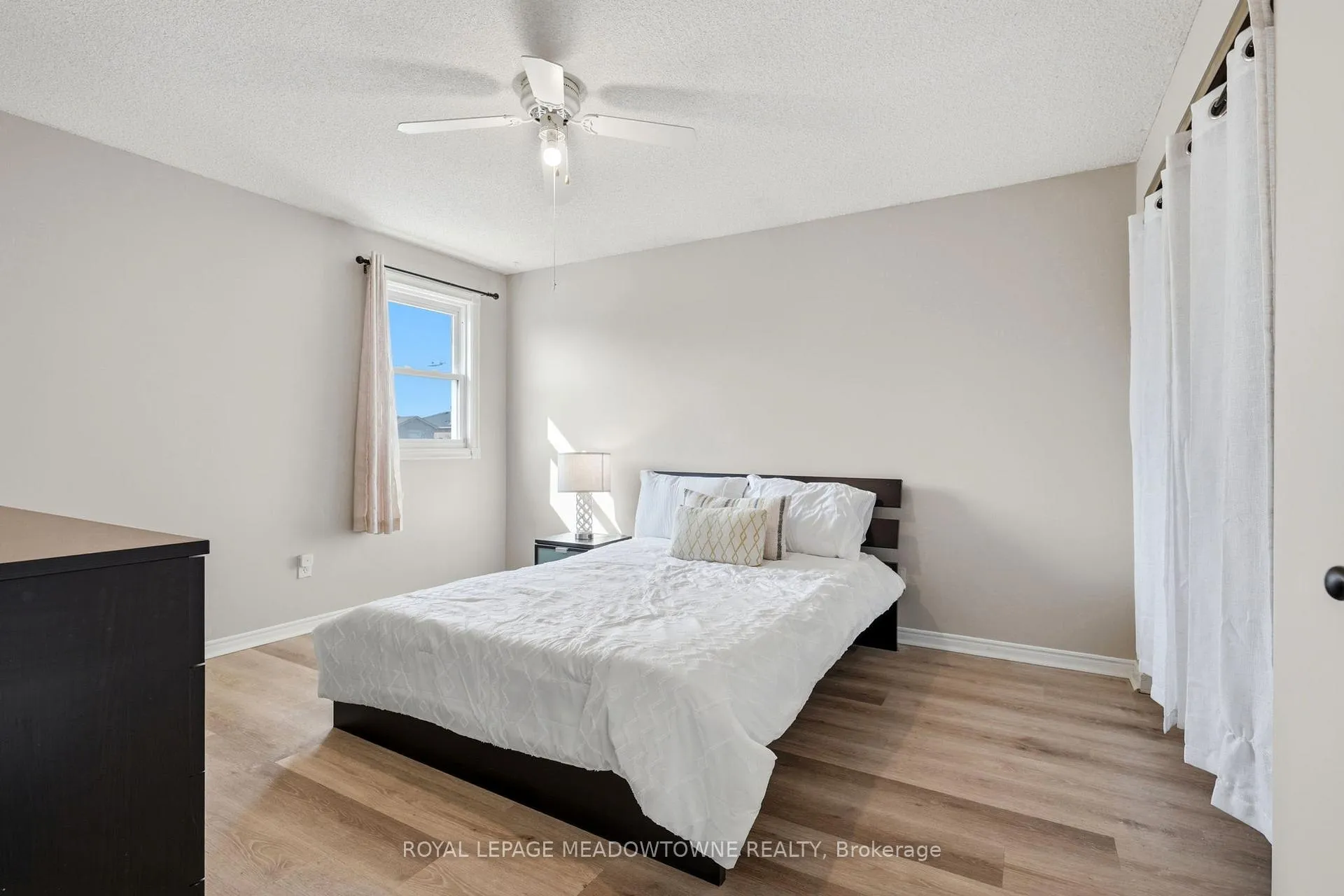 Photo 23 of 18 Mckinnon Avenue, Halton Hills, Georgetown — HOMEH