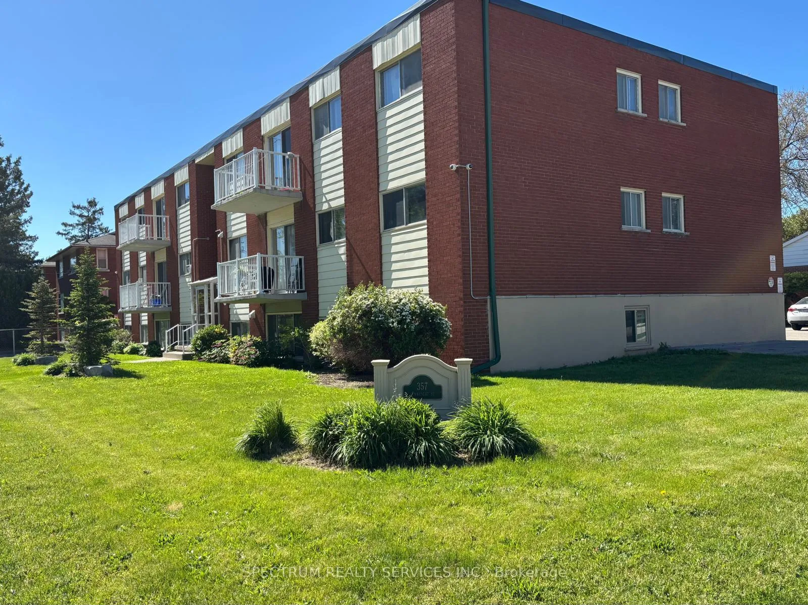 Photo 2 of Unit 5, 357 Connaught Street, Kitchener, Fairview/Kingsdale — HOMEH