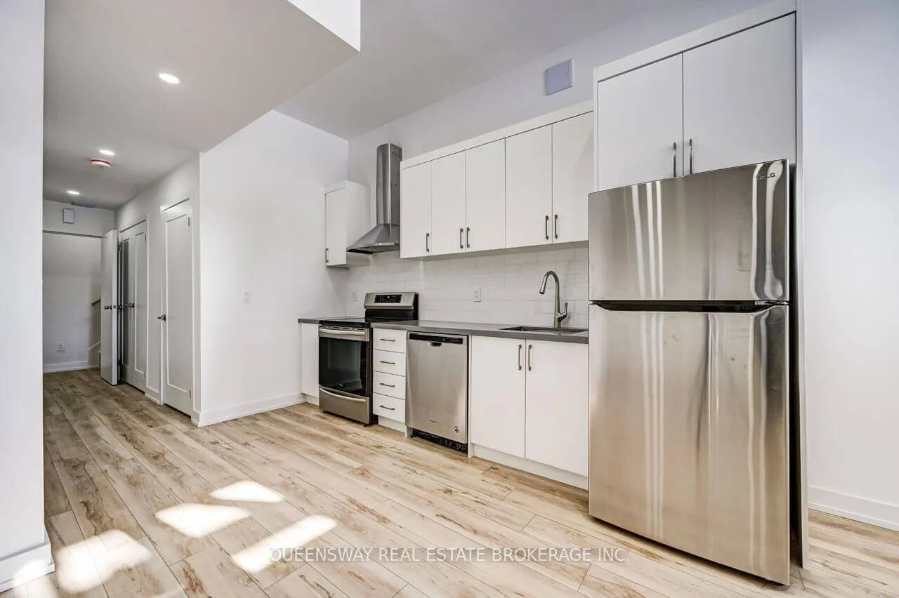 Photo 2 of Unit Lower, 93 Lake Crescent, Etobicoke, Mimico — HOMEH
