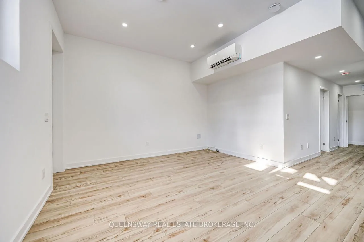 Photo 6 of Unit Lower, 93 Lake Crescent, Etobicoke, Mimico — HOMEH