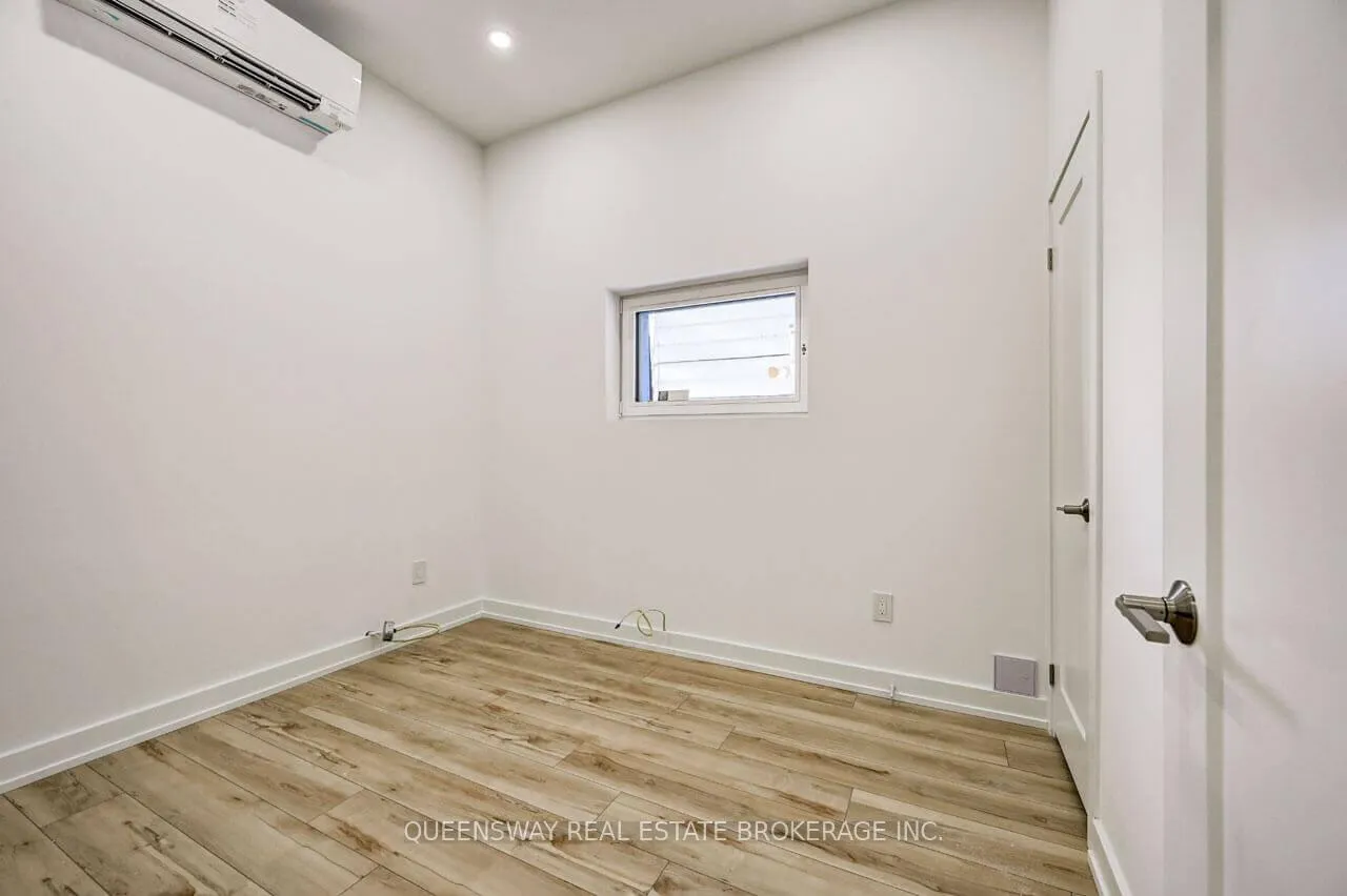 Photo 7 of Unit Lower, 93 Lake Crescent, Etobicoke, Mimico — HOMEH