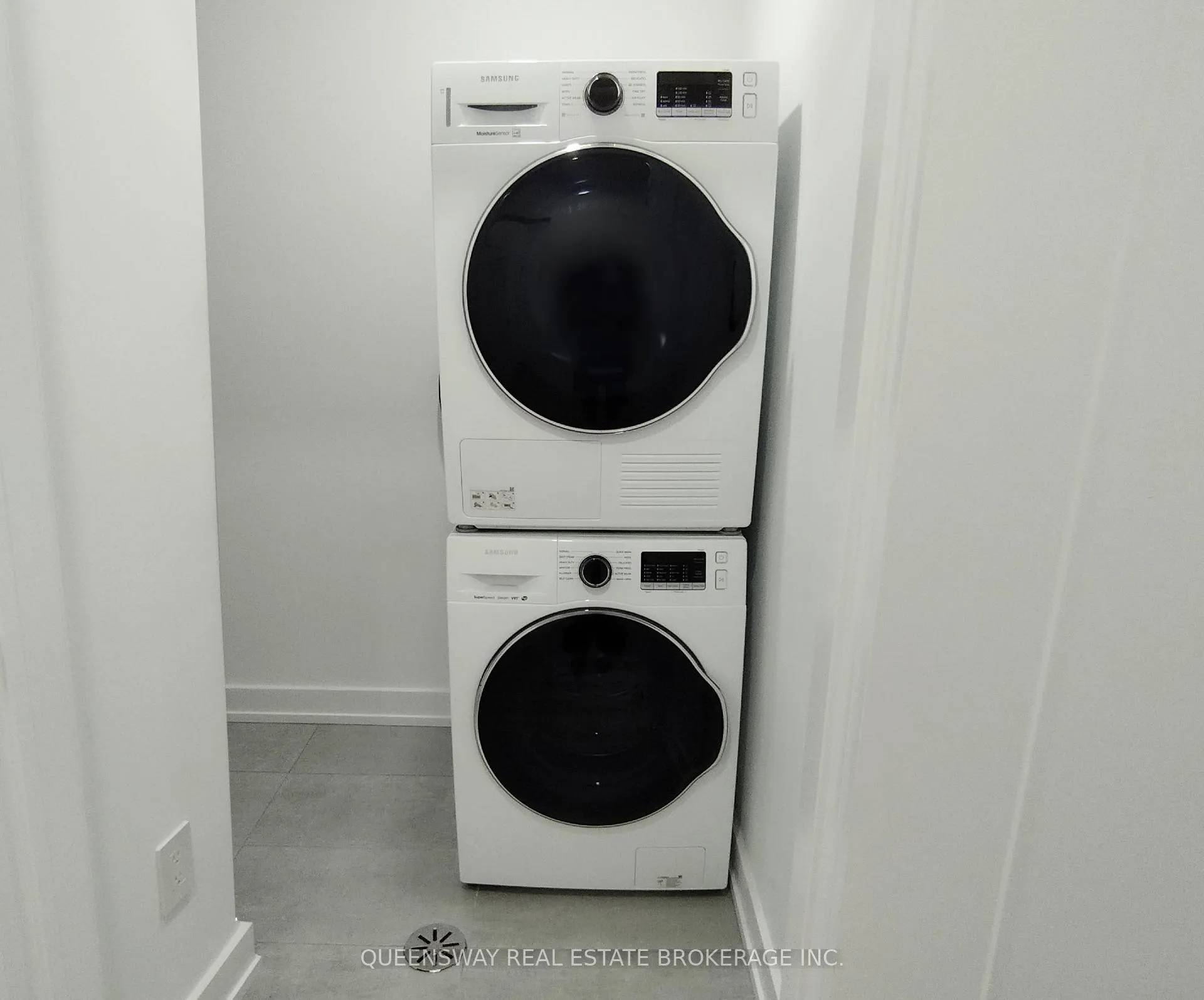 Photo 10 of Unit Lower, 93 Lake Crescent, Etobicoke, Mimico — HOMEH
