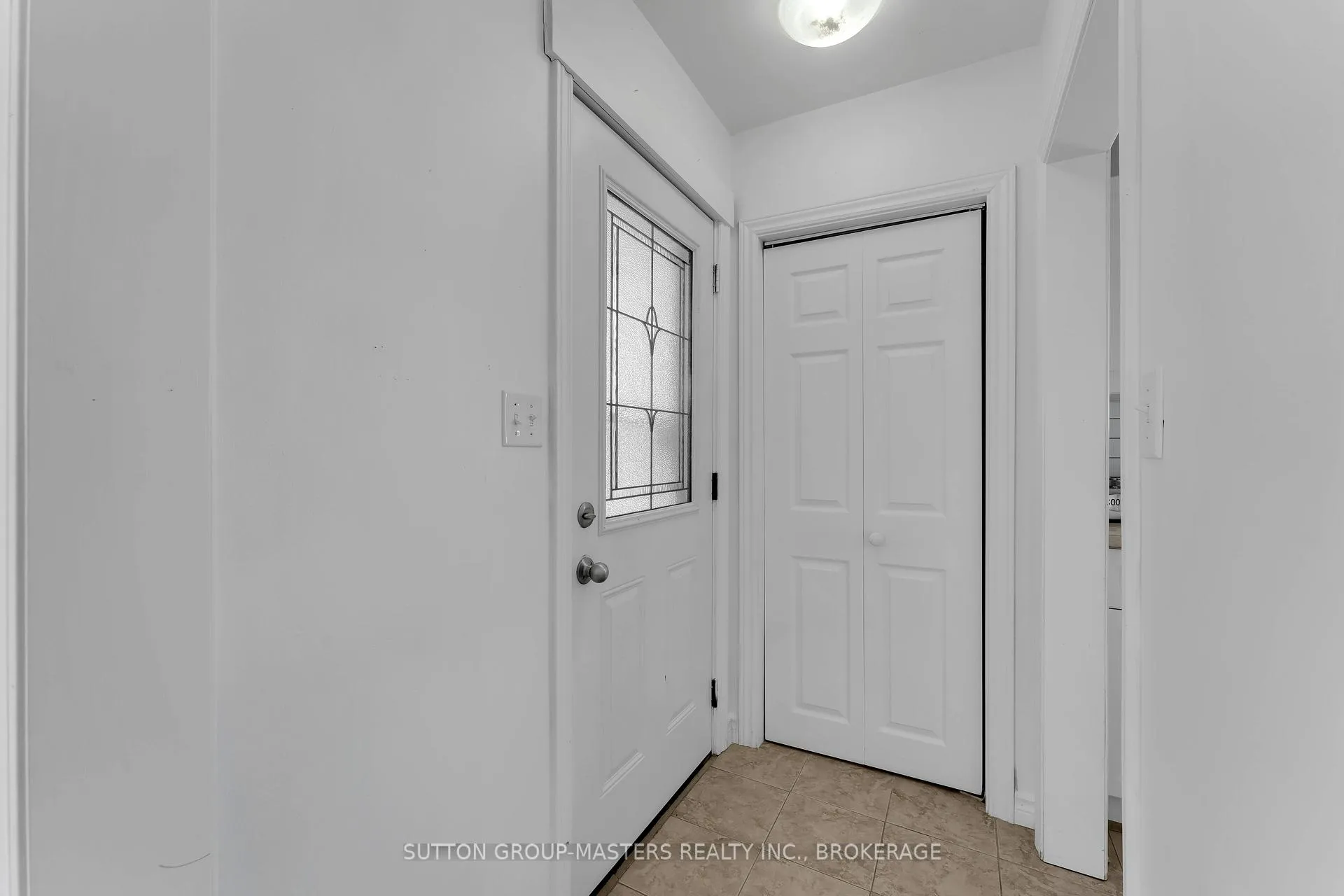 Photo 3 of 40 Crescent Drive, Kingston, City Southwest — HOMEH