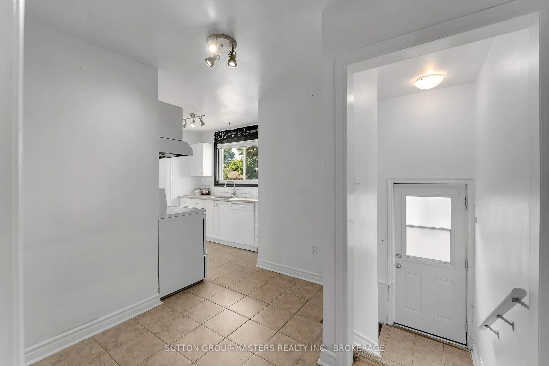 Photo 8 of 40 Crescent Drive, Kingston, City Southwest — HOMEH