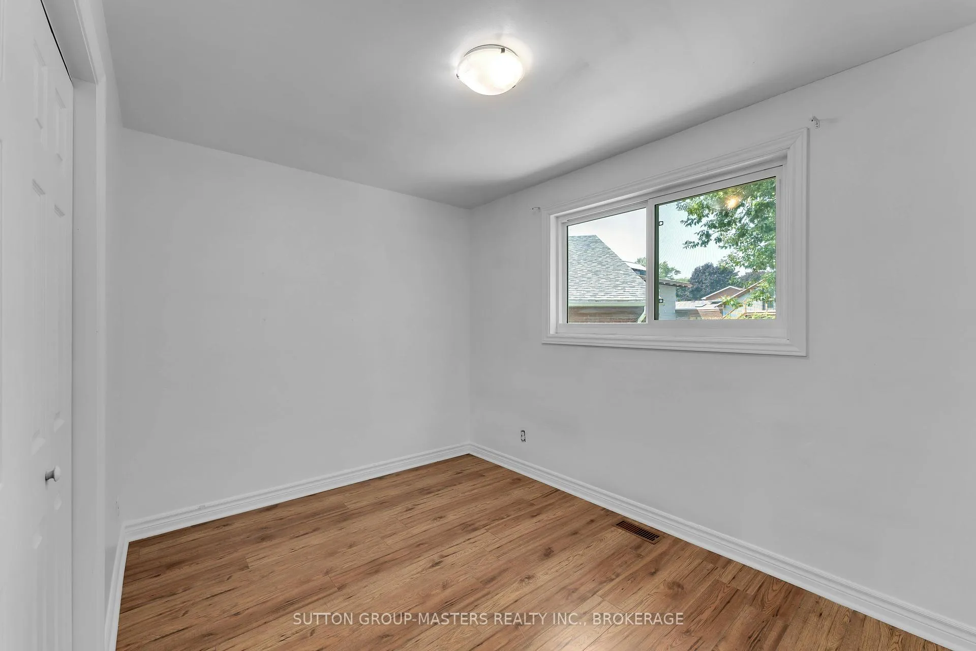 Photo 17 of 40 Crescent Drive, Kingston, City Southwest — HOMEH