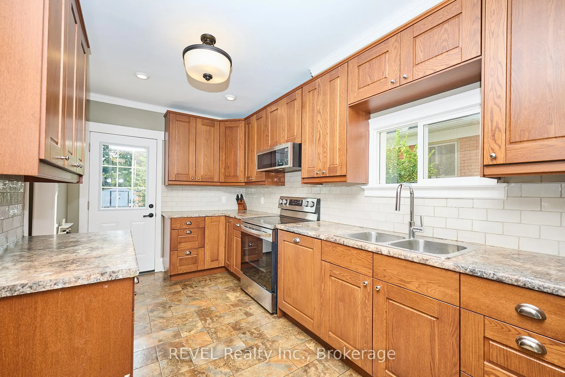 Photo 13 of 4450 Second Avenue, Niagara Falls, Downtown — HOMEH
