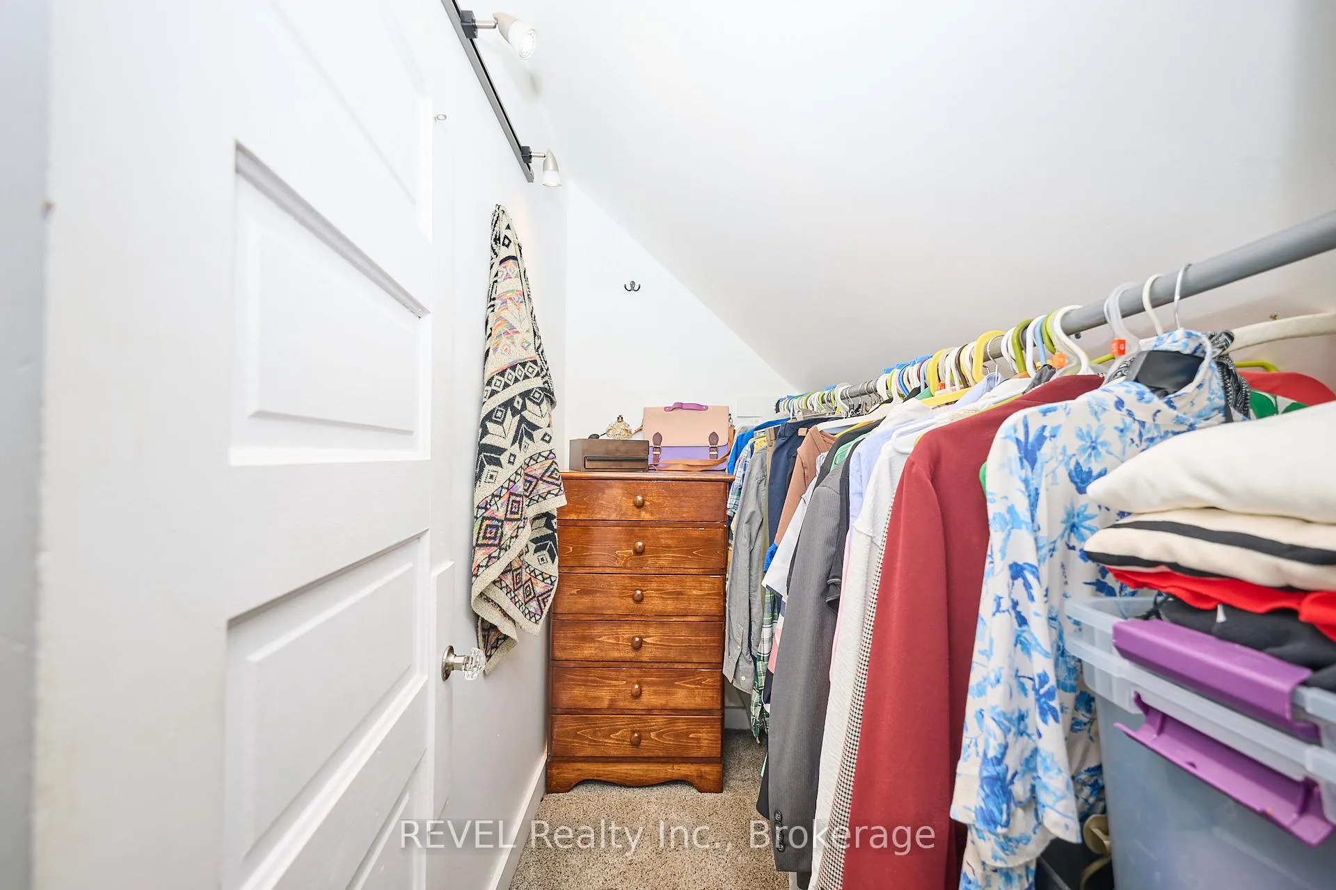 Photo 19 of 4450 Second Avenue, Niagara Falls, Downtown — HOMEH