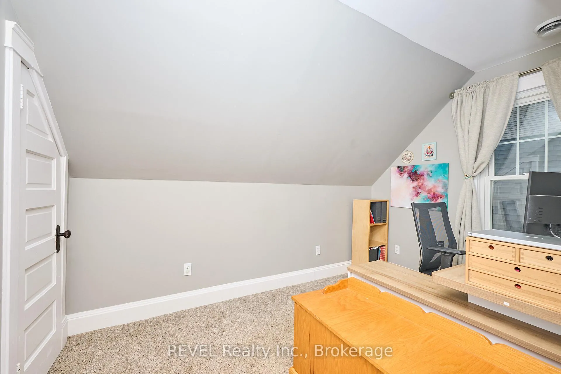 Photo 23 of 4450 Second Avenue, Niagara Falls, Downtown — HOMEH