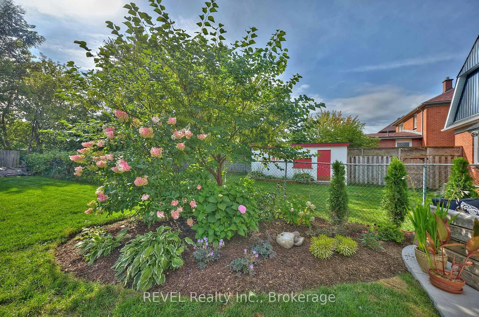 Photo 32 of 4450 Second Avenue, Niagara Falls, Downtown — HOMEH