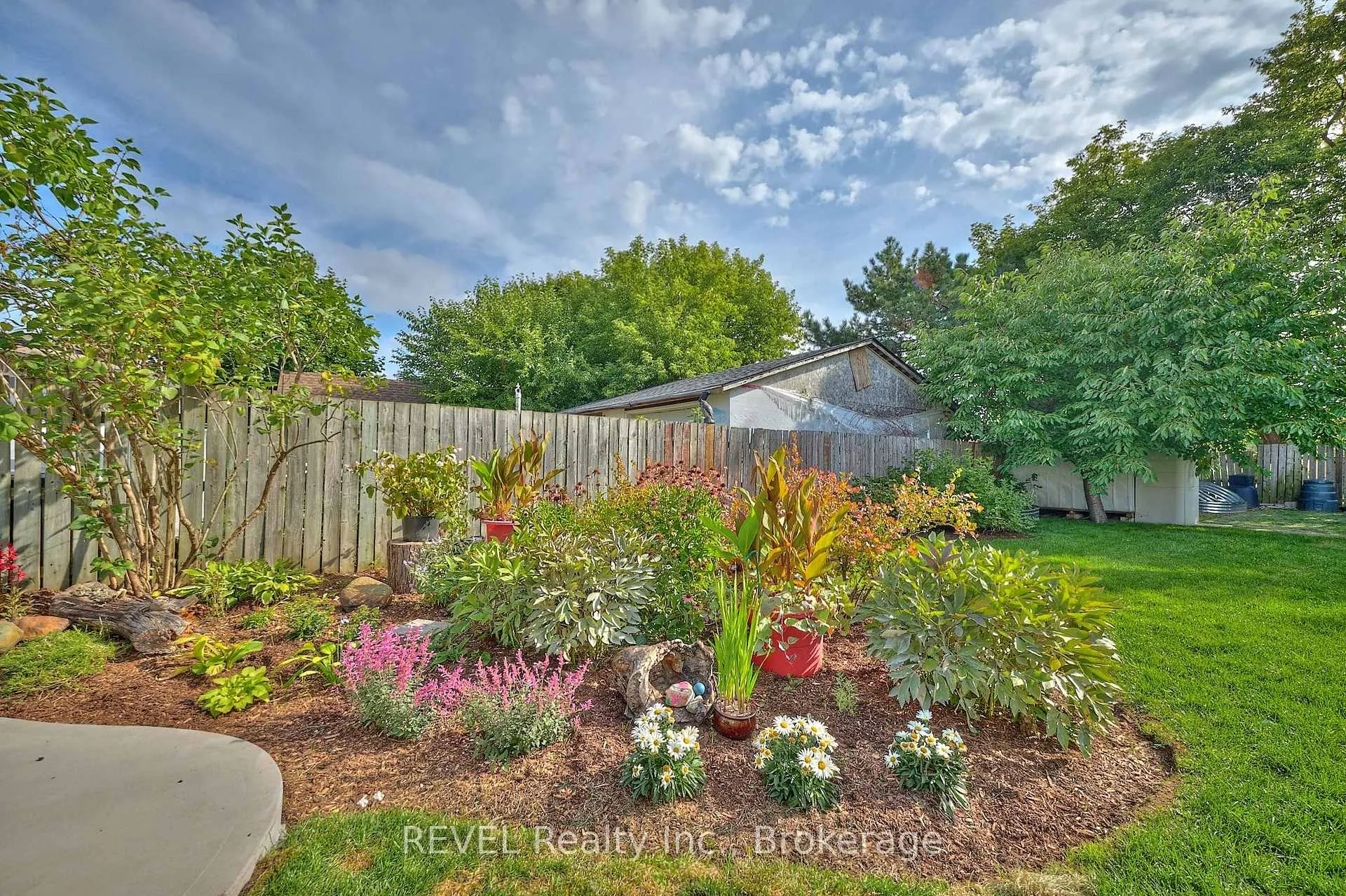 Photo 33 of 4450 Second Avenue, Niagara Falls, Downtown — HOMEH