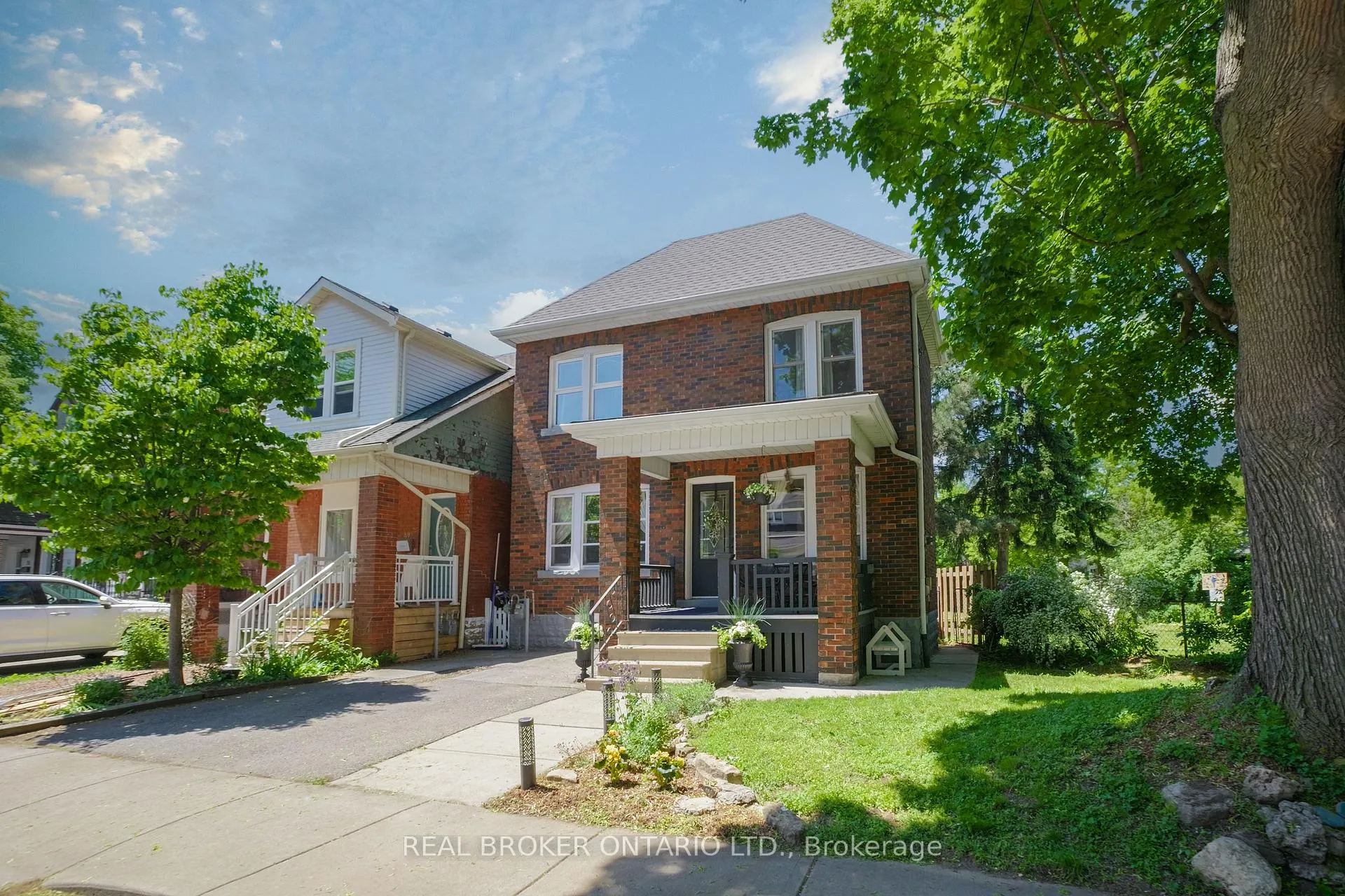 Photo 1 of 41 Park Row N, Hamilton, Crown Point — HOMEH