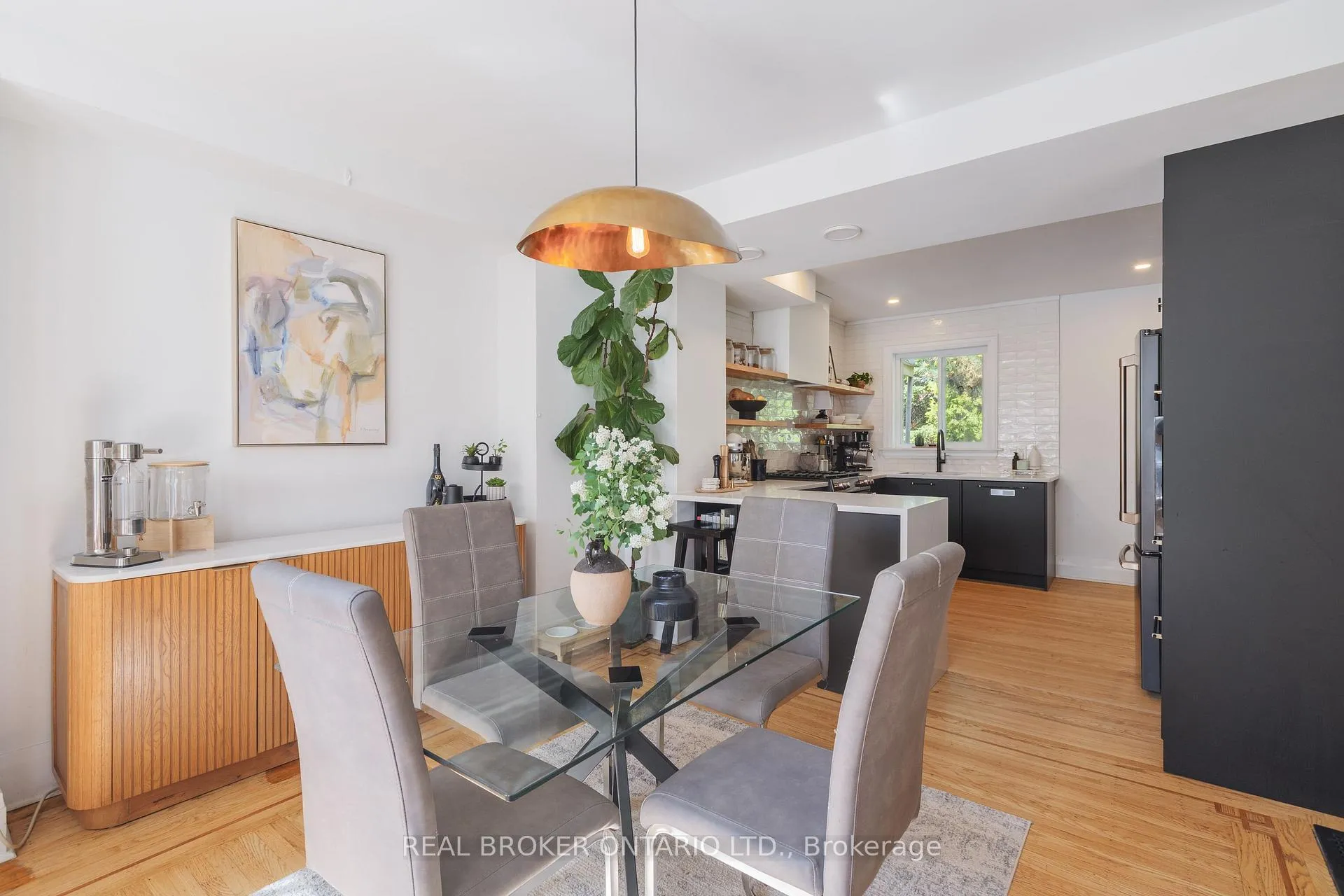 Photo 13 of 41 Park Row N, Hamilton, Crown Point — HOMEH