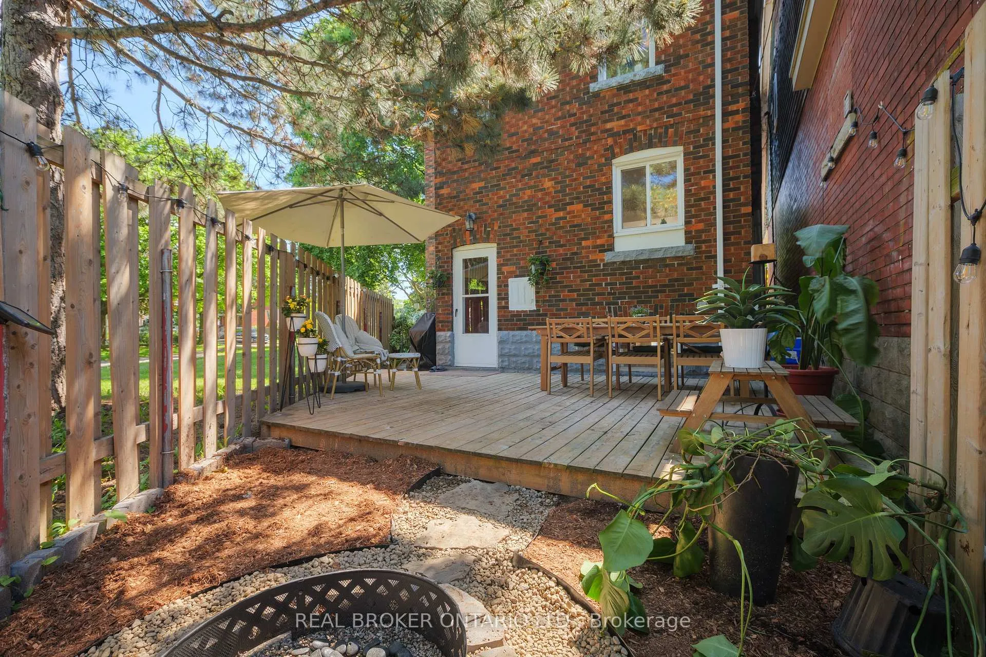 Photo 36 of 41 Park Row N, Hamilton, Crown Point — HOMEH
