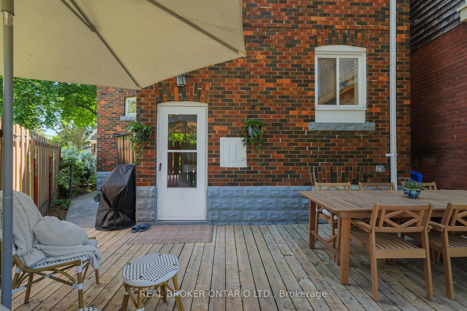Photo 37 of 41 Park Row N, Hamilton, Crown Point — HOMEH