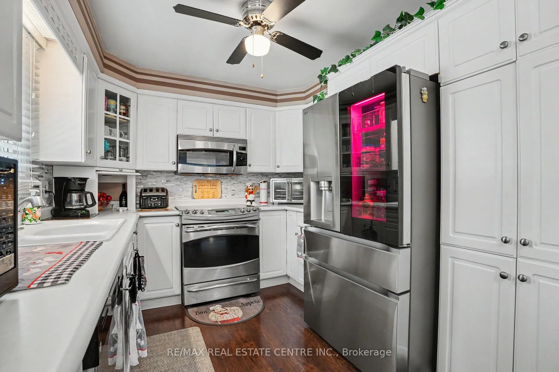 Photo 14 of 7361 Harte Circle, Niagara Falls, Casey — HOMEH