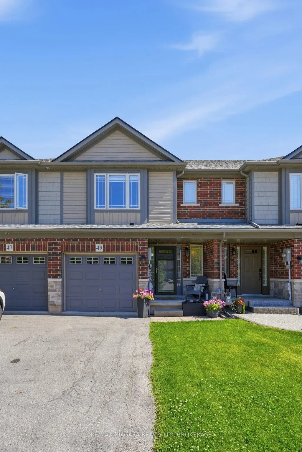 Photo 1 of 49 Cedar Street, Grimsby, Grimsby West — HOMEH