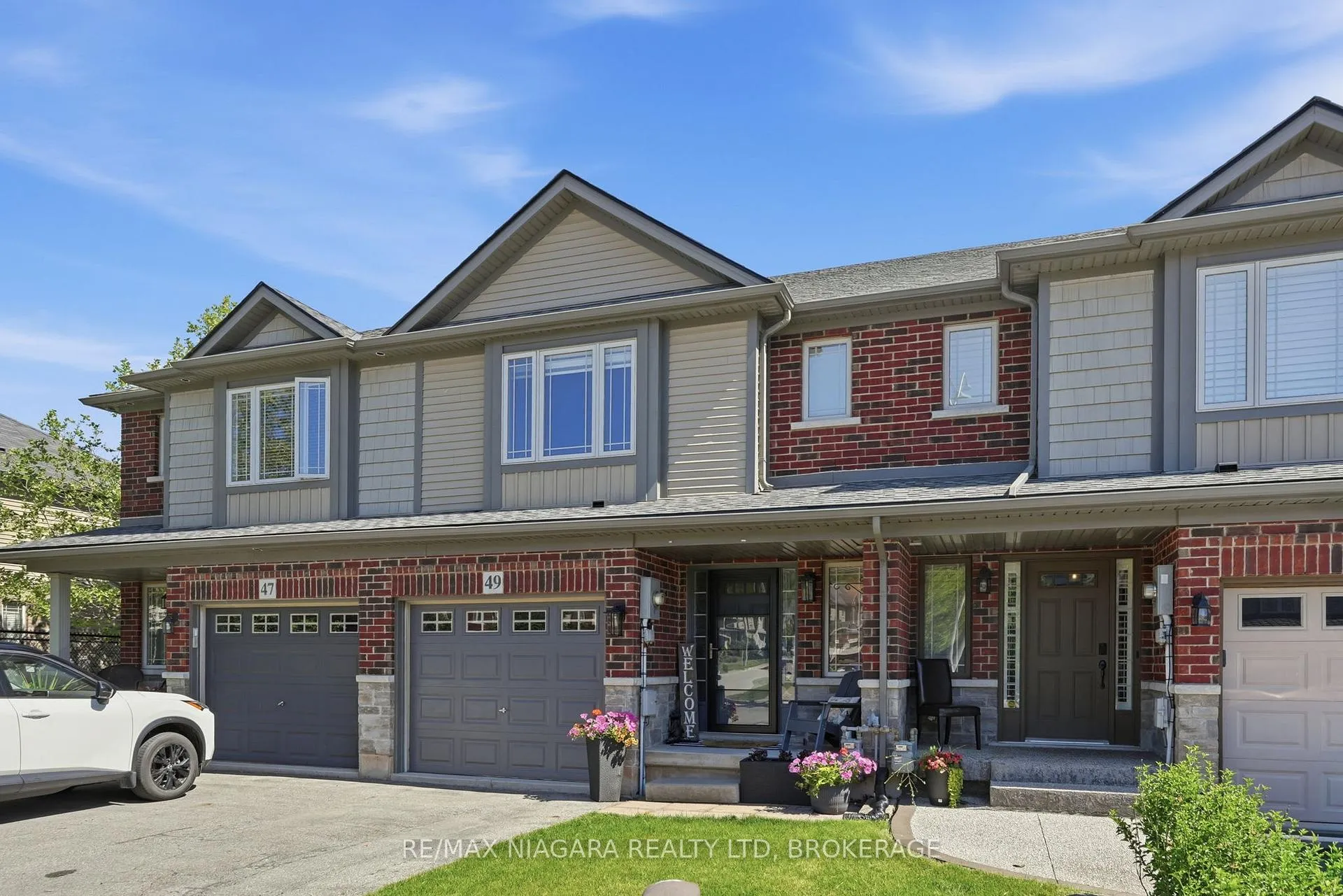 Photo 2 of 49 Cedar Street, Grimsby, Grimsby West — HOMEH