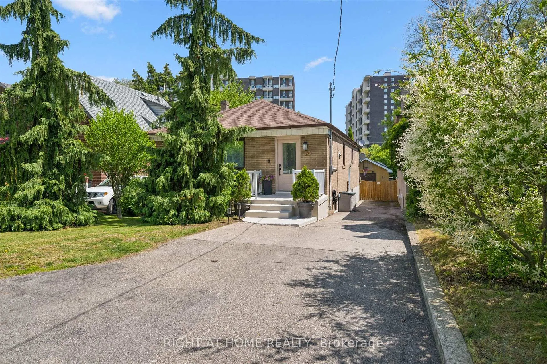 Photo 1 of 33 South Kingsway, Toronto, High Park-Swansea — HOMEH