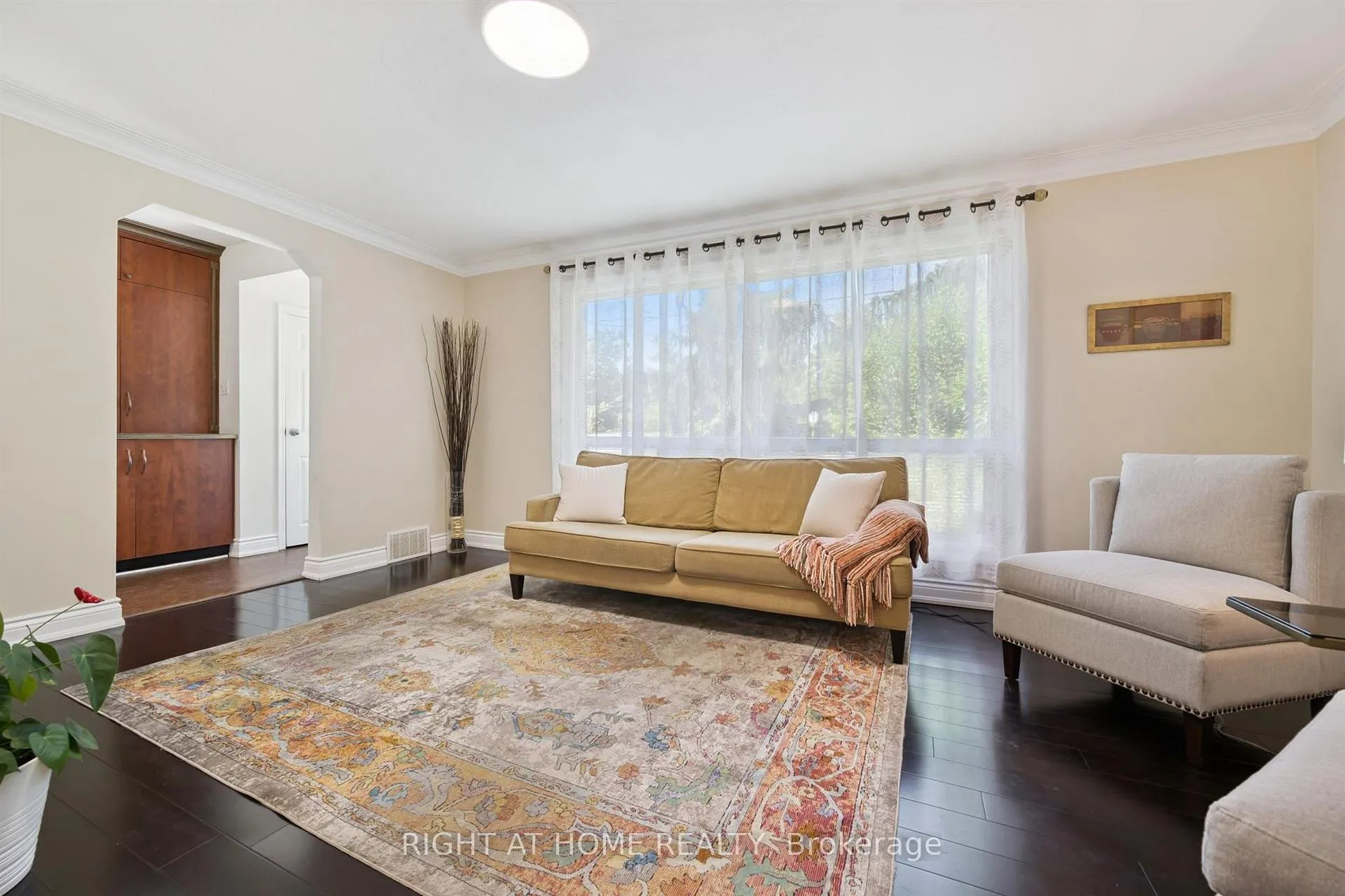 Photo 6 of 33 South Kingsway, Toronto, High Park-Swansea — HOMEH