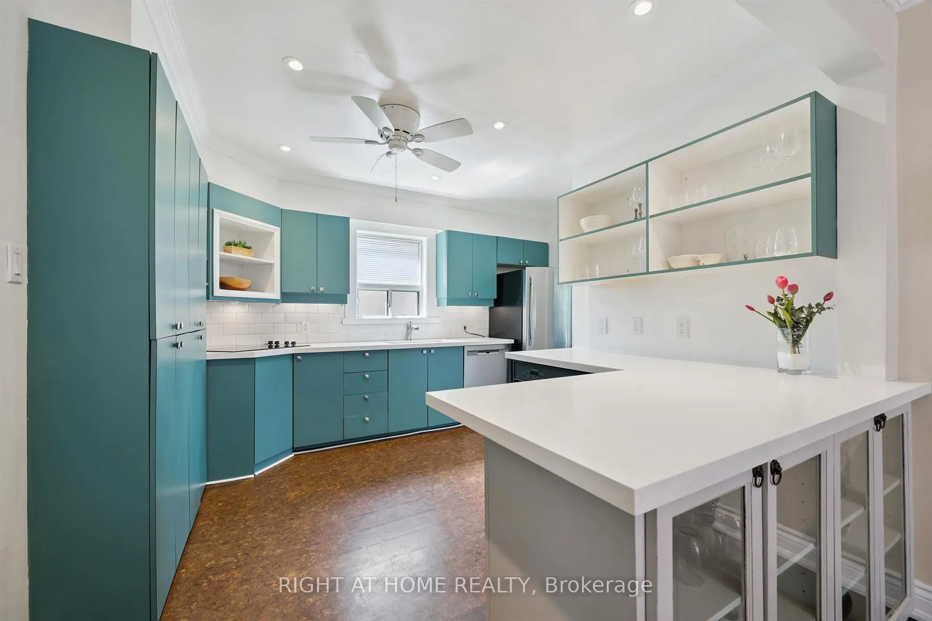 Photo 11 of 33 South Kingsway, Toronto, High Park-Swansea — HOMEH