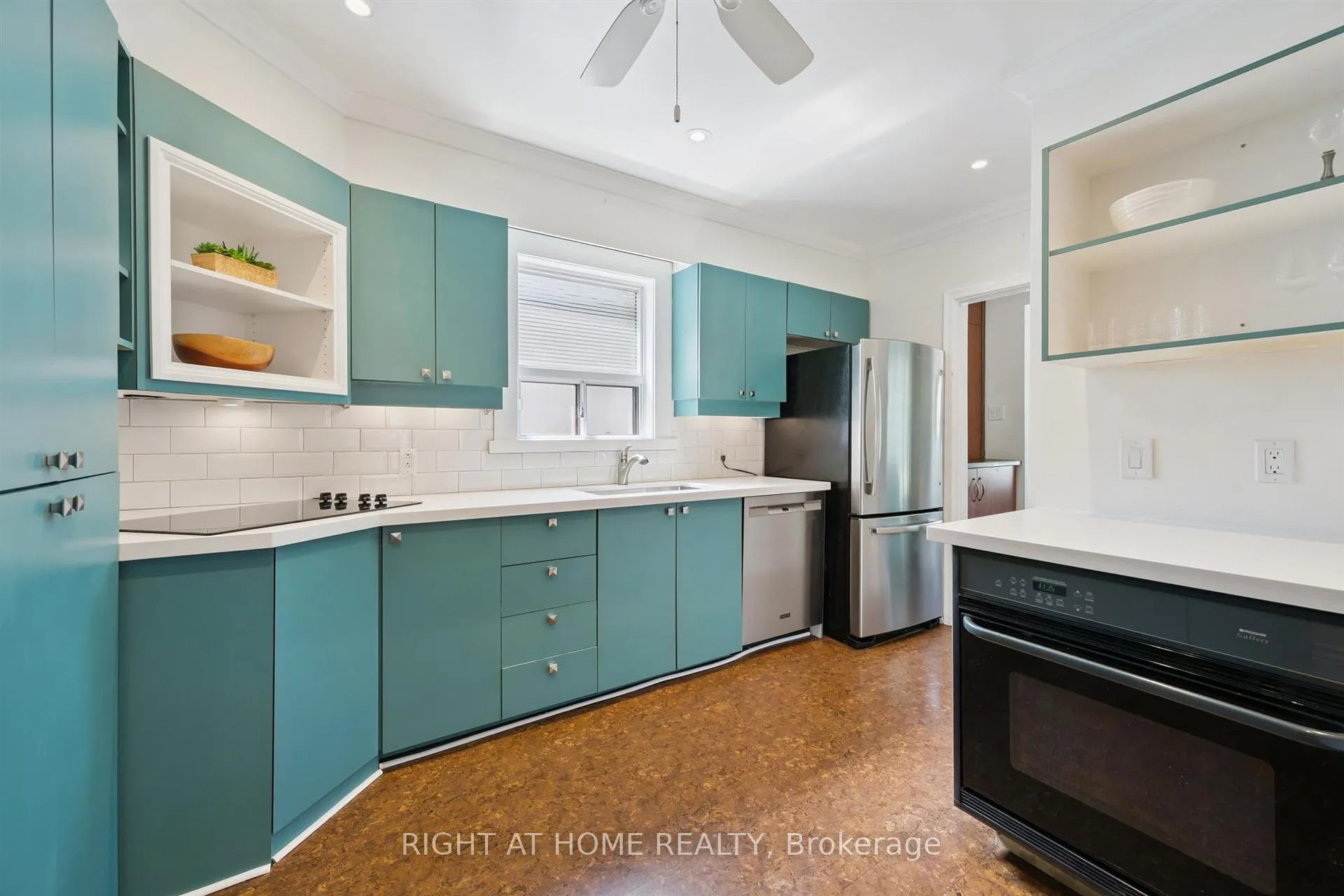 Photo 12 of 33 South Kingsway, Toronto, High Park-Swansea — HOMEH