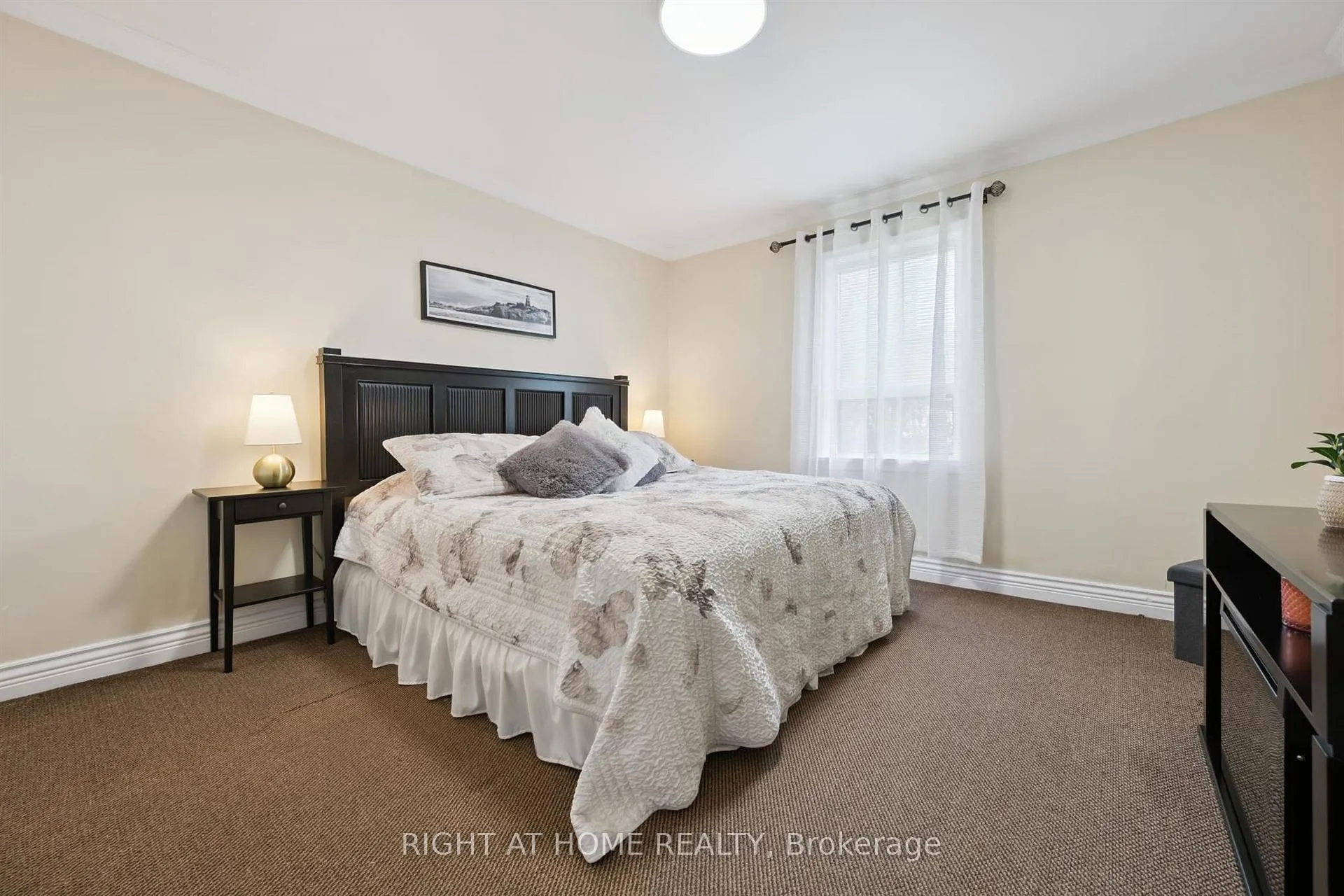 Photo 15 of 33 South Kingsway, Toronto, High Park-Swansea — HOMEH