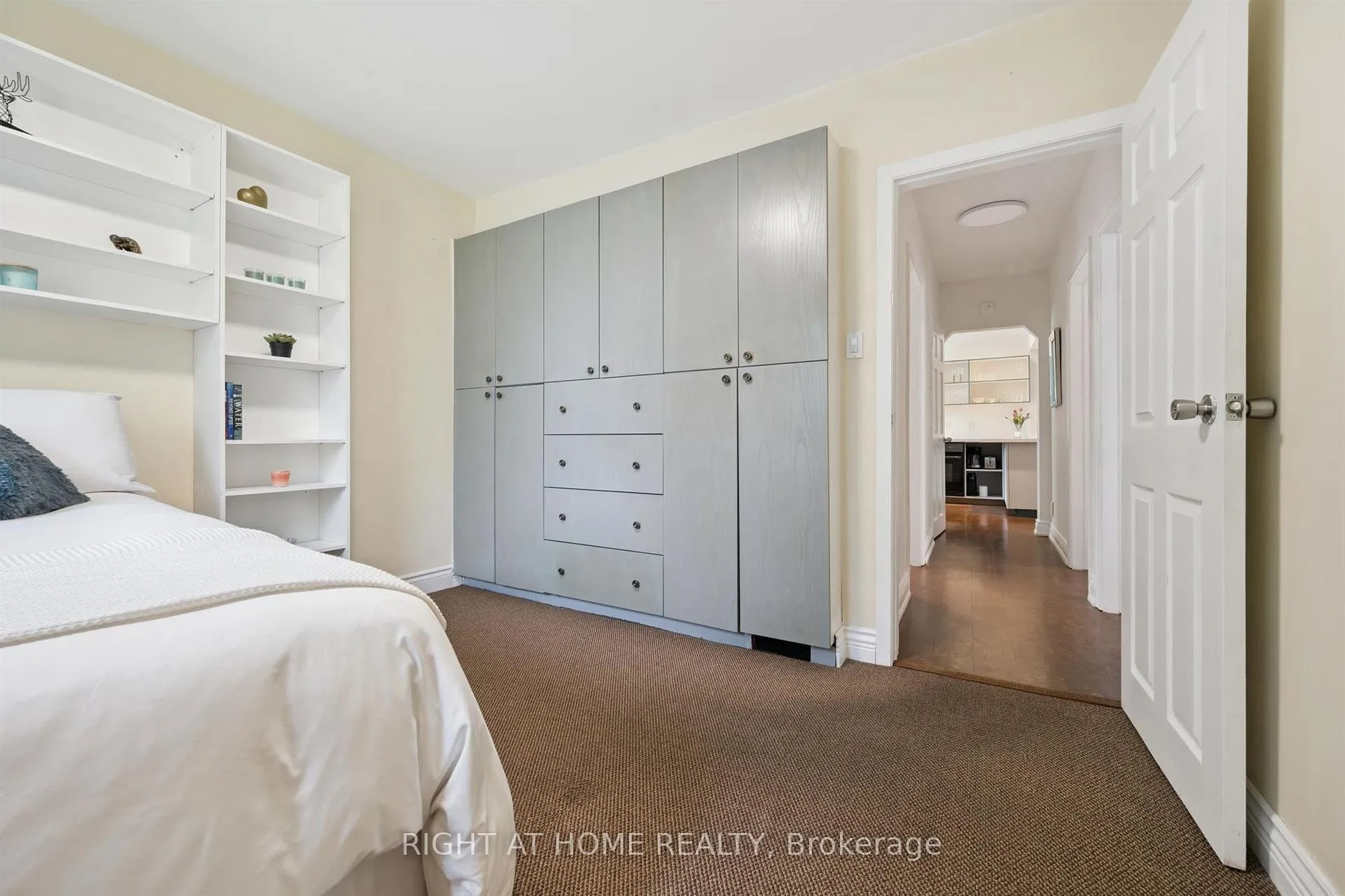 Photo 18 of 33 South Kingsway, Toronto, High Park-Swansea — HOMEH