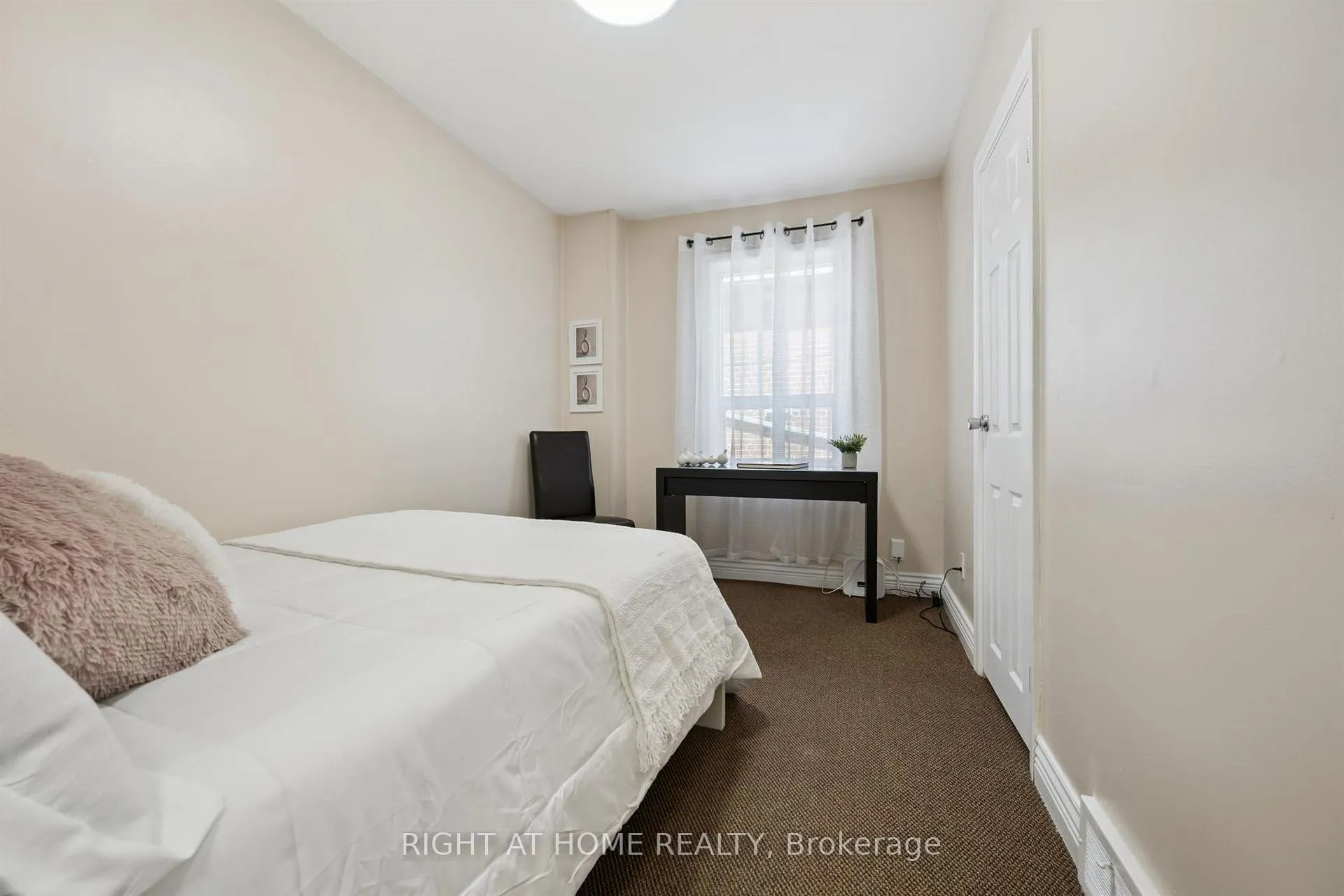 Photo 19 of 33 South Kingsway, Toronto, High Park-Swansea — HOMEH