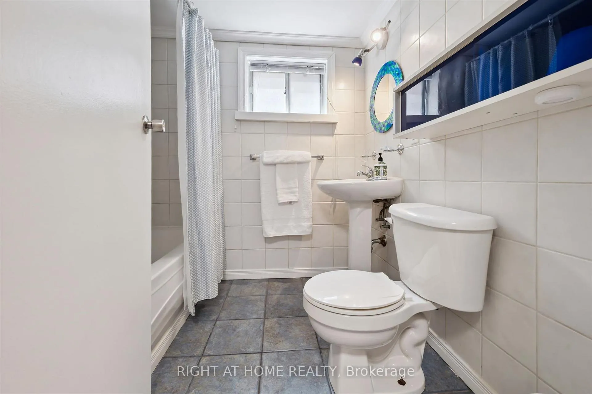 Photo 26 of 33 South Kingsway, Toronto, High Park-Swansea — HOMEH