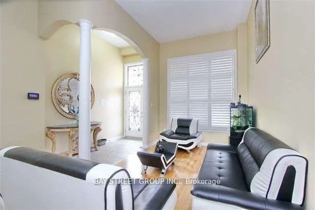 Photo 3 of 6 Everingham Circle, Brampton, Sandringham-Wellington — HOMEH