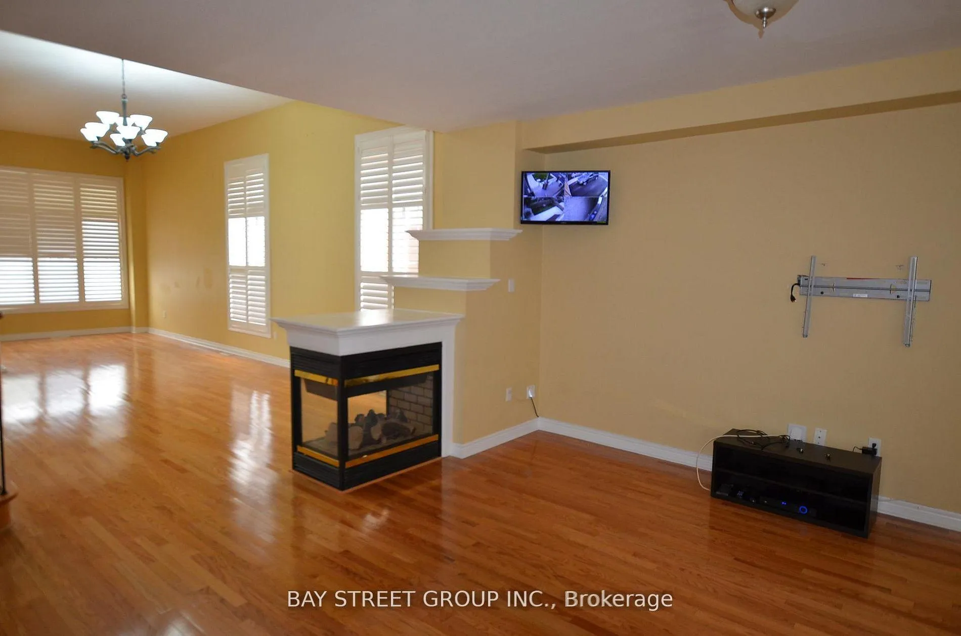 Photo 6 of 6 Everingham Circle, Brampton, Sandringham-Wellington — HOMEH