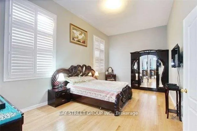 Photo 8 of 6 Everingham Circle, Brampton, Sandringham-Wellington — HOMEH