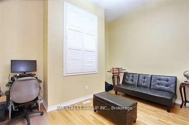 Photo 13 of 6 Everingham Circle, Brampton, Sandringham-Wellington — HOMEH