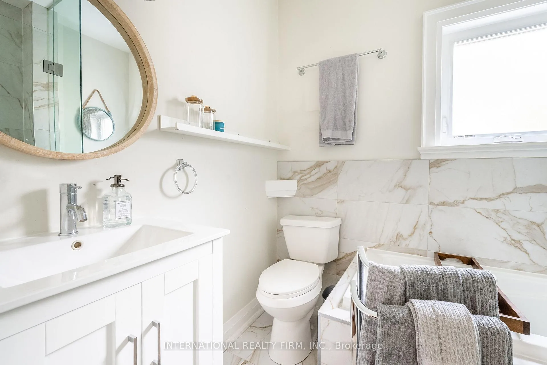 Photo 7 of Unit 1, 2256 Queen Street E, Toronto, The Beaches — HOMEH