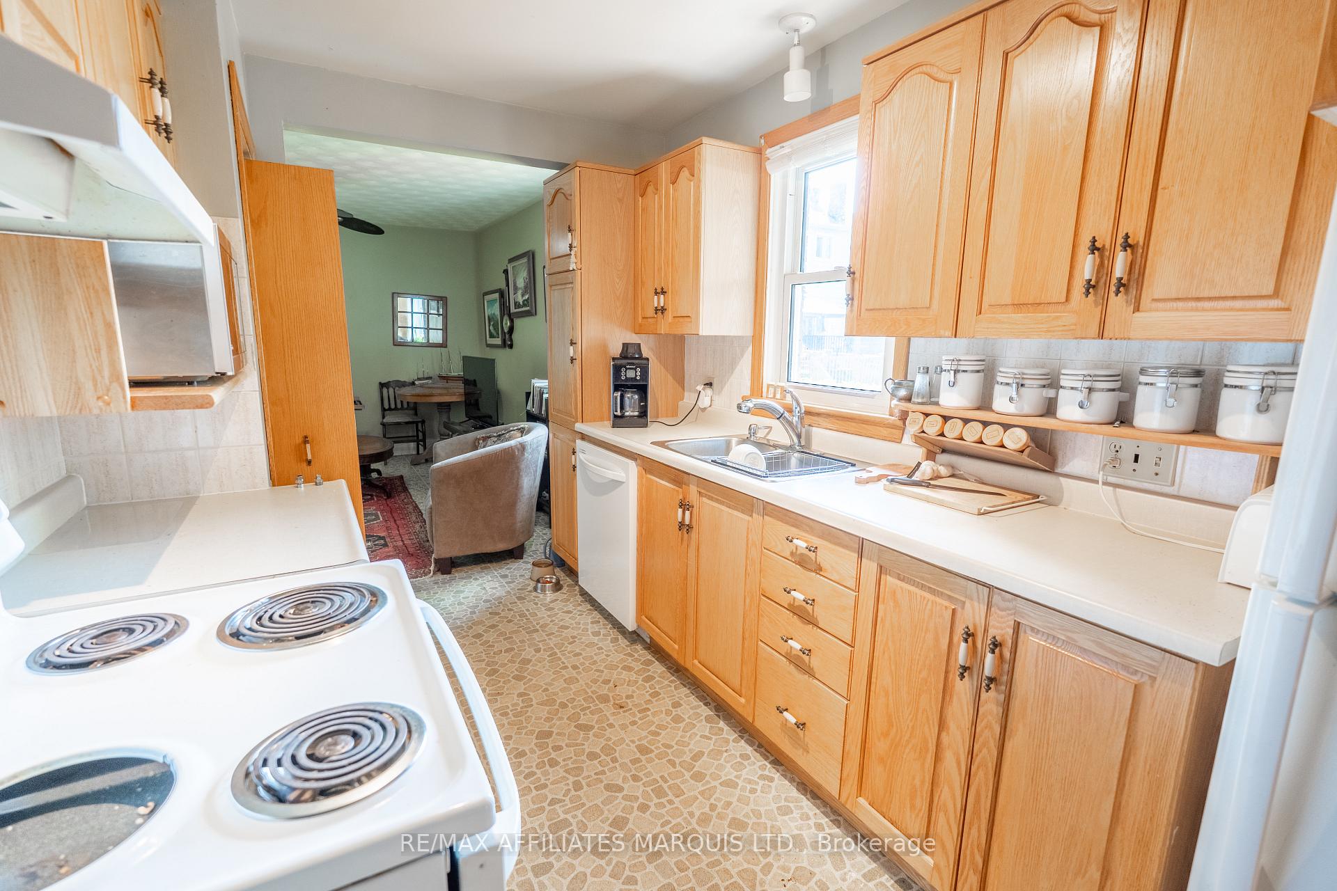 Photo 3 of 705 Second Street E, Cornwall — HOMEH