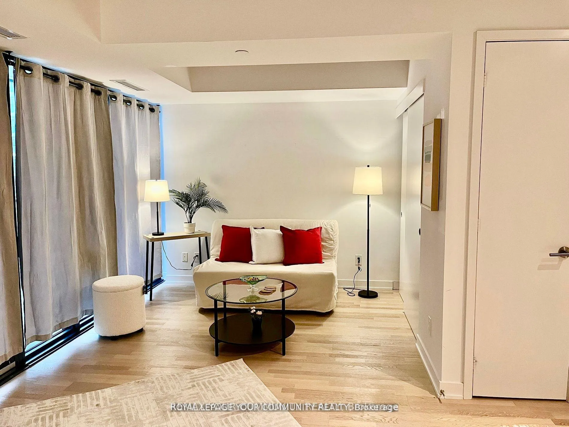 Photo 10 of Unit 409, 185 Roehampton Avenue, Toronto, Mount Pleasant West — HOMEH